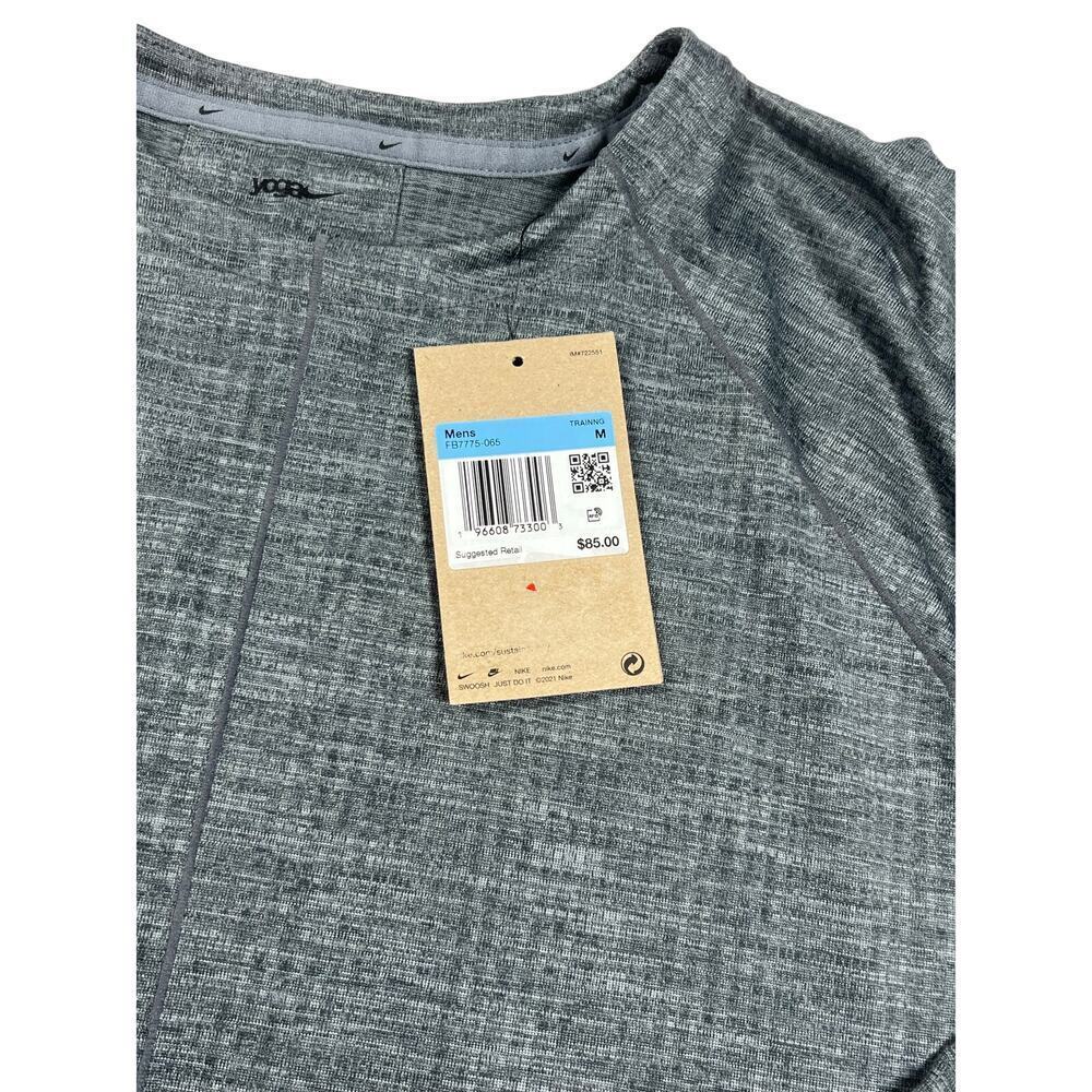 Men’s Nike Yoga Dri-Fit Crew Longsleeve Shirt in Gray, size M, NWT - Picture 9 of 11